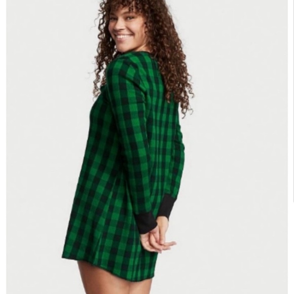 Victoria’s Secret Green and Black Plaid Pattern Nightgown Shirt Thermal NWT - Picture 3 of 9